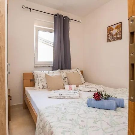 Appartement With A Parking Space - Lozice, - 20204