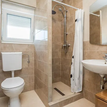 With A Parking Space - Lozice, - 20204 Appartement *