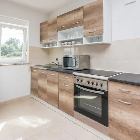 Appartement With A Parking Space - Lozice, - 20204
