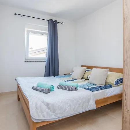 With A Parking Space - Lozice, - 20204 Appartement Vir