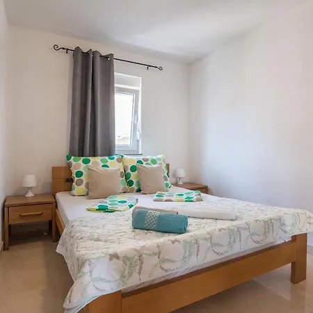 With A Parking Space - Lozice, - 20204 Appartement Vir