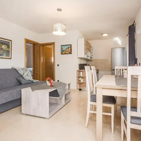 Appartement With A Parking Space - Lozice, - 20204